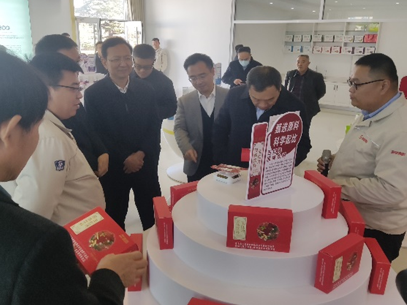 市政协领导视察食品安全工作